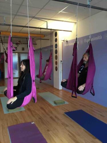 Maditare sul TrapezioYoga FlyingYoga